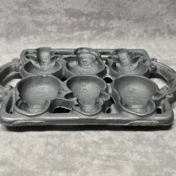 Vintage Cast Iron Snowman 10 Baking Tray Mold Cooking Crafting Winter Christmas - Picture 3 of 7